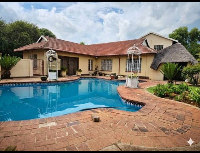 3 BEDROOM HOUSE FOR SALE IN BRACKENDOWNS